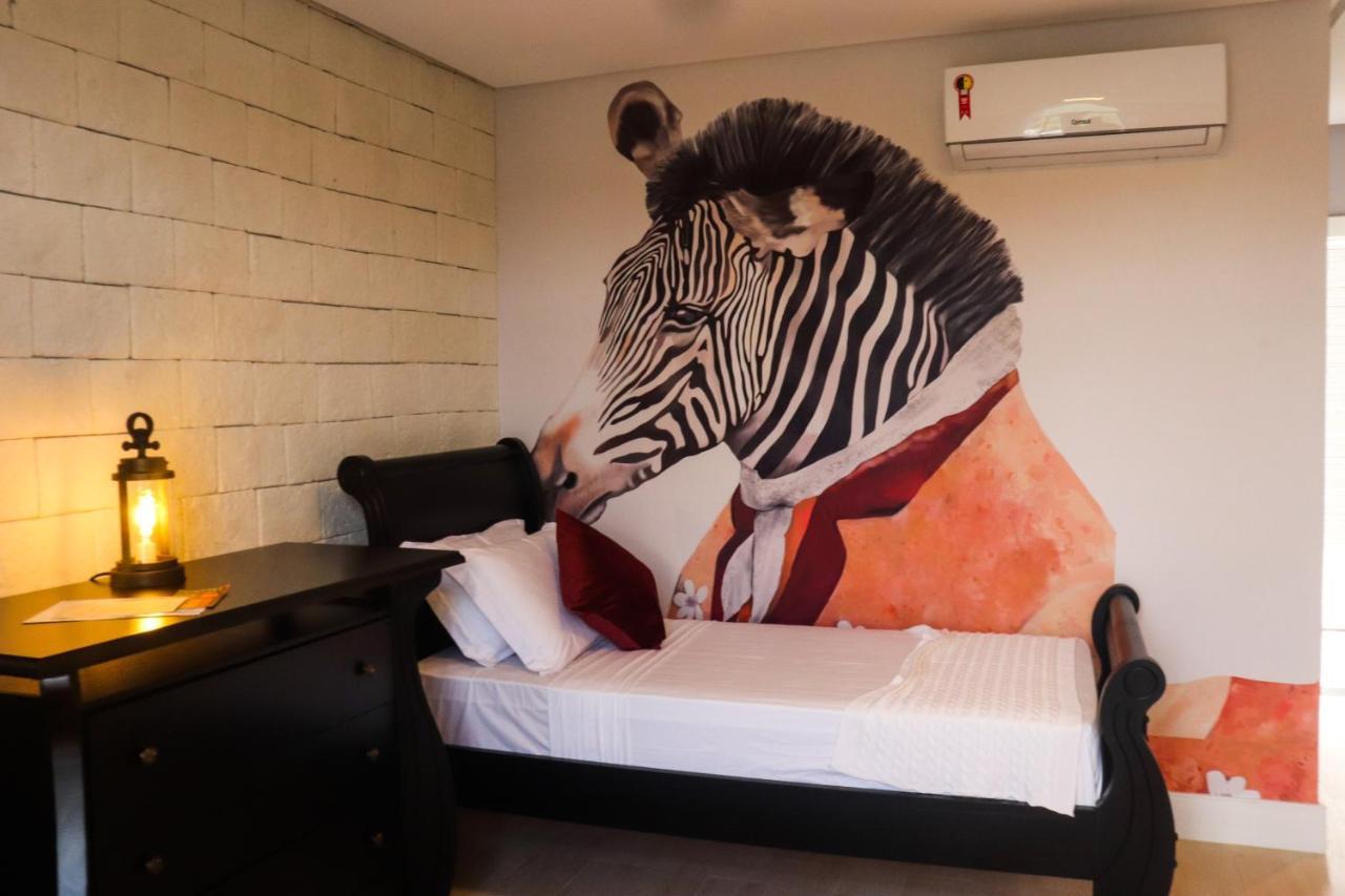 Vila Pugliesi Hotel Boutique เลนโซยส์ ภายนอก รูปภาพ