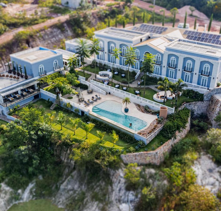 Vila Pugliesi Hotel Boutique เลนโซยส์ ภายนอก รูปภาพ