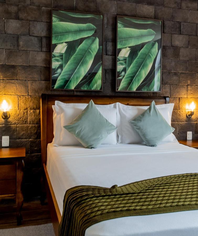 Vila Pugliesi Hotel Boutique เลนโซยส์ ภายนอก รูปภาพ