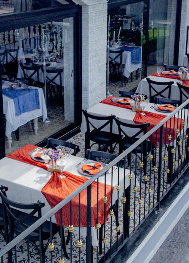 Vila Pugliesi Hotel Boutique เลนโซยส์ ภายนอก รูปภาพ