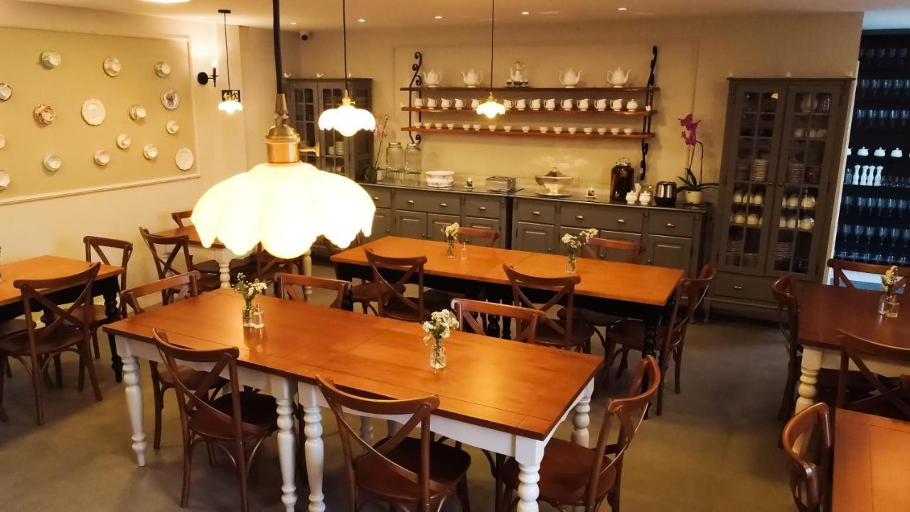 Vila Pugliesi Hotel Boutique เลนโซยส์ ภายนอก รูปภาพ