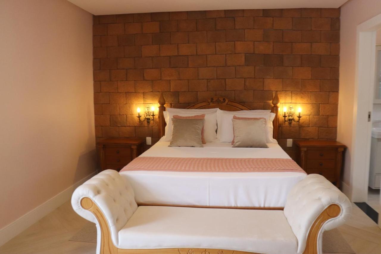 Vila Pugliesi Hotel Boutique เลนโซยส์ ภายนอก รูปภาพ
