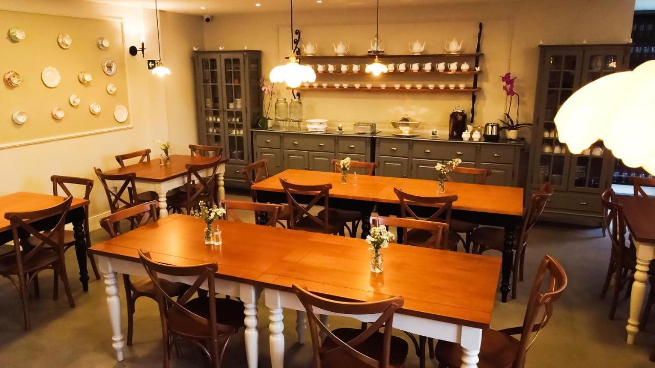 Vila Pugliesi Hotel Boutique เลนโซยส์ ภายนอก รูปภาพ