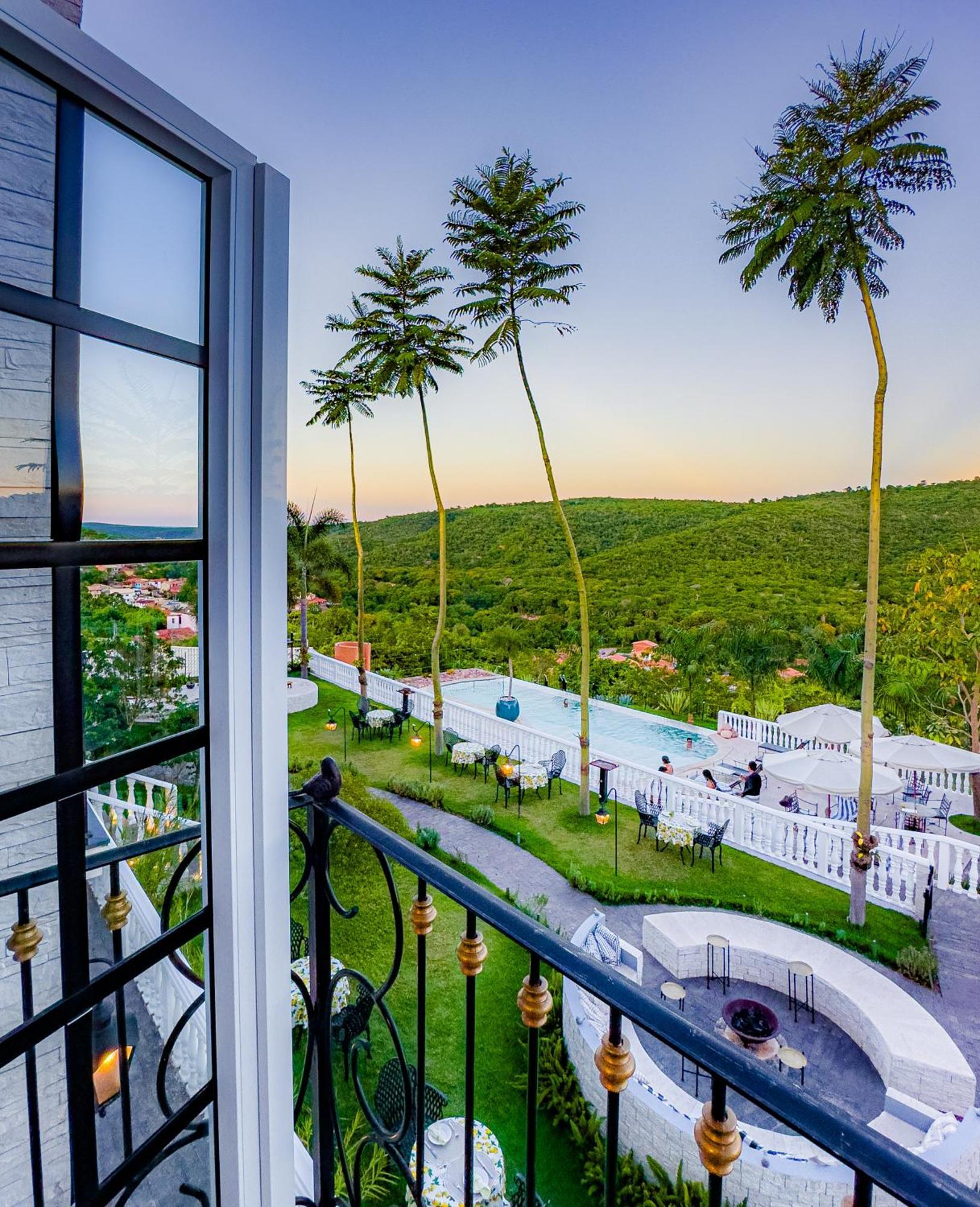 Vila Pugliesi Hotel Boutique เลนโซยส์ ภายนอก รูปภาพ